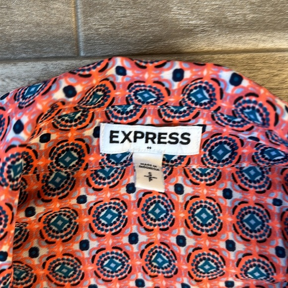 Express button down top - Picture 2 of 6